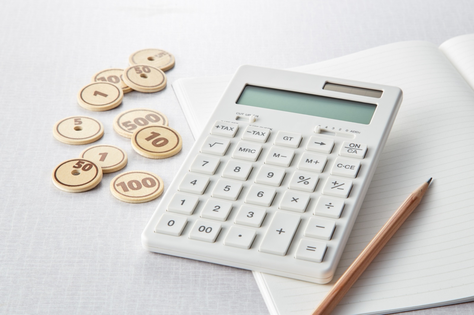 結婚相談所の料金の内訳を確認するイメージ